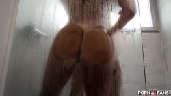 Lauren walker cheats with best friend in shower