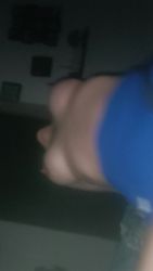 Je me filme soumise avec mes gros seins en lingerie blonde pour une sextape amateur voyeur