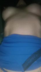 Je me filme soumise avec mes gros seins en lingerie blonde pour une sextape amateur voyeur