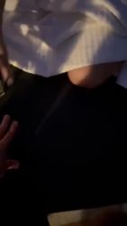 Footjob huile sur table de massage piscine par une Française