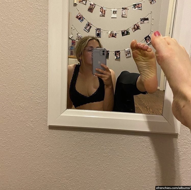 Photos fétichiste des pieds de ma copine n°11