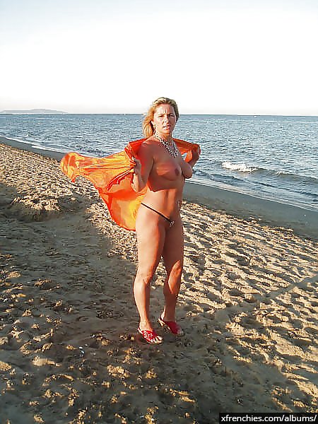 Photos porno Baise à la baie des cochons du Cap d’Agde n°32