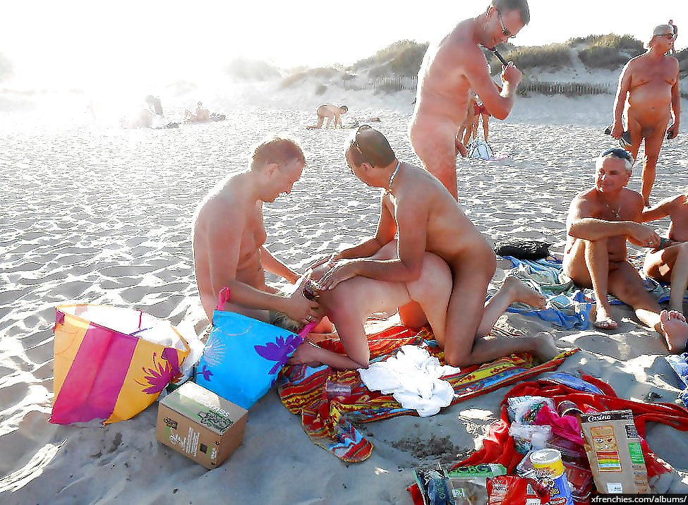 Photos porno Baise à la baie des cochons du Cap d’Agde n°57