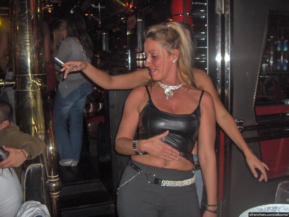 Salope française aux gros seins en tenue sexy n°82