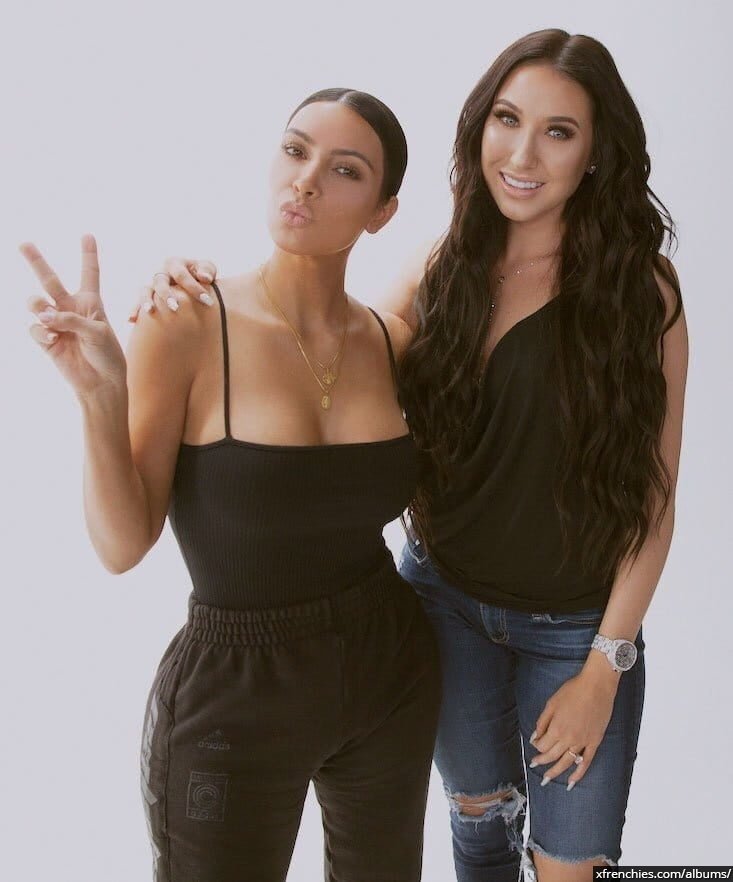 Sexy photos of Kim Kardashian in her underwear n°30