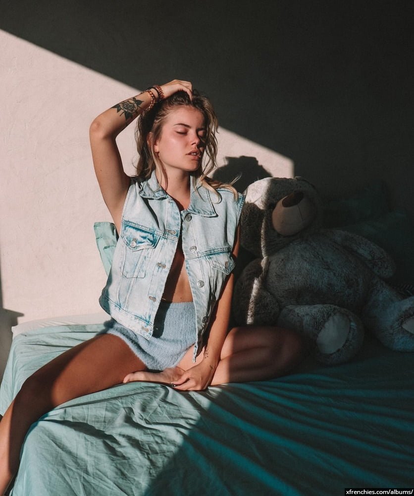 Photos très sexy et chaude de la youtubeuse Romy (Romane) n°18