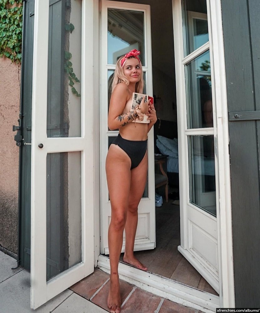 Photos très sexy et chaude de la youtubeuse Romy (Romane) n°24