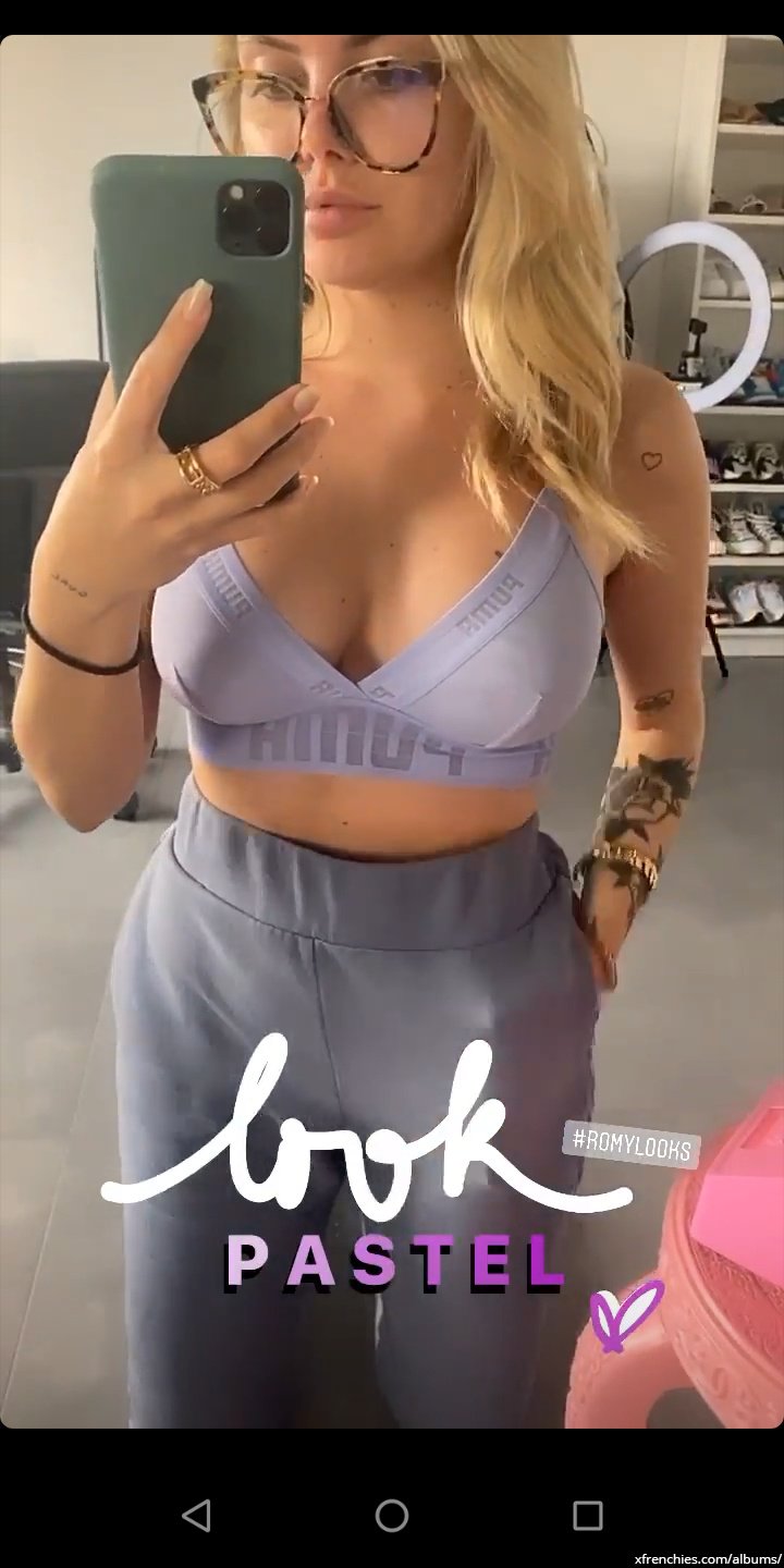 Photos très sexy et chaude de la youtubeuse Romy (Romane) n°30