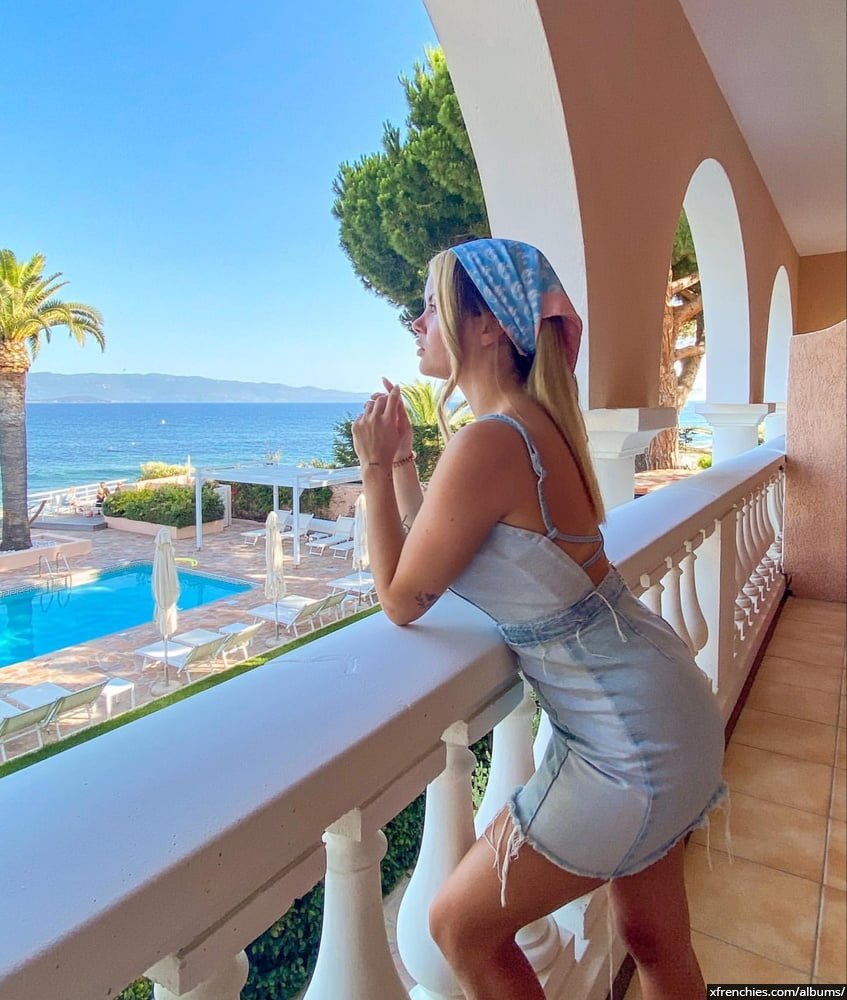Photos très sexy et chaude de la youtubeuse Romy (Romane) n°34