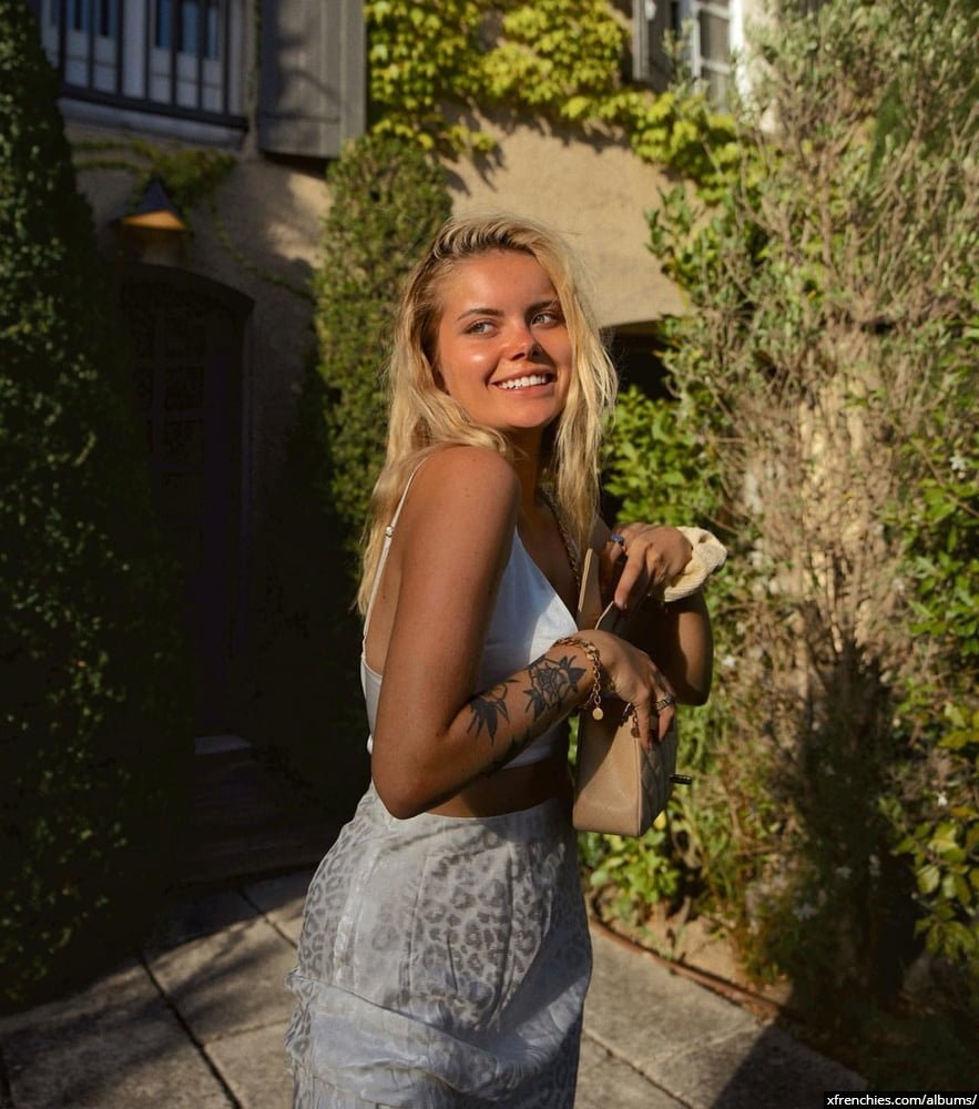 Photos très sexy et chaude de la youtubeuse Romy (Romane) n°41