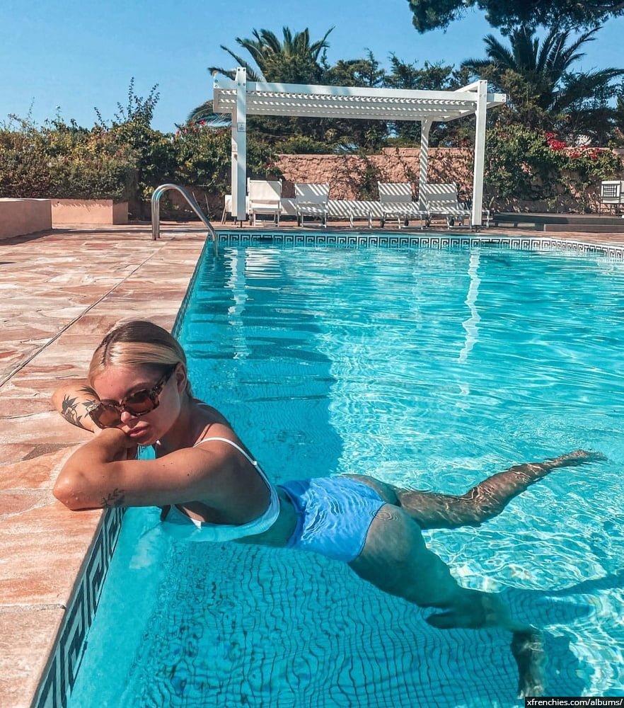 Photos très sexy et chaude de la youtubeuse Romy (Romane) n°64