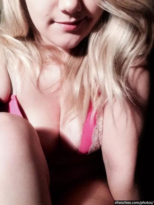 My hot teen girlfriend nude for you n°9