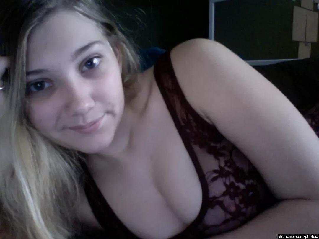 My hot teen girlfriend nude for you n°48