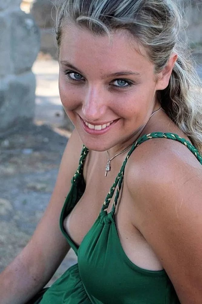Compilation : Oops a tits that exceed in public n°23