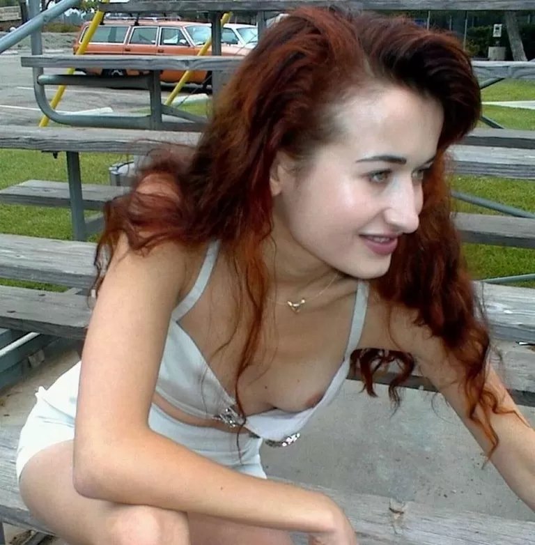 Compilation : Oops a tits that exceed in public n°27