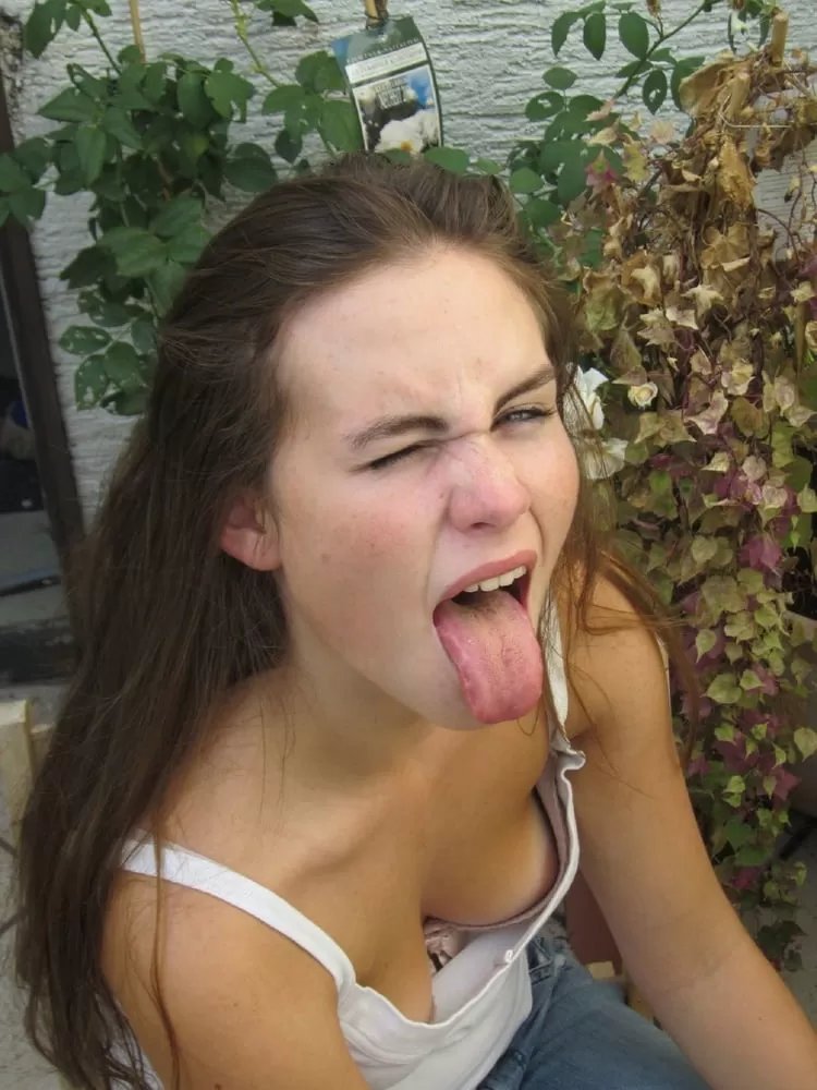 Compilation : Oops a tits that exceed in public n°34