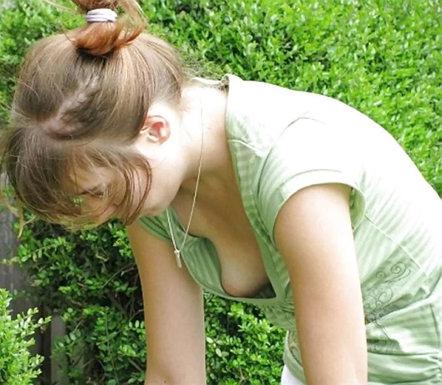 Compilation : Oops a tits that exceed in public n°43