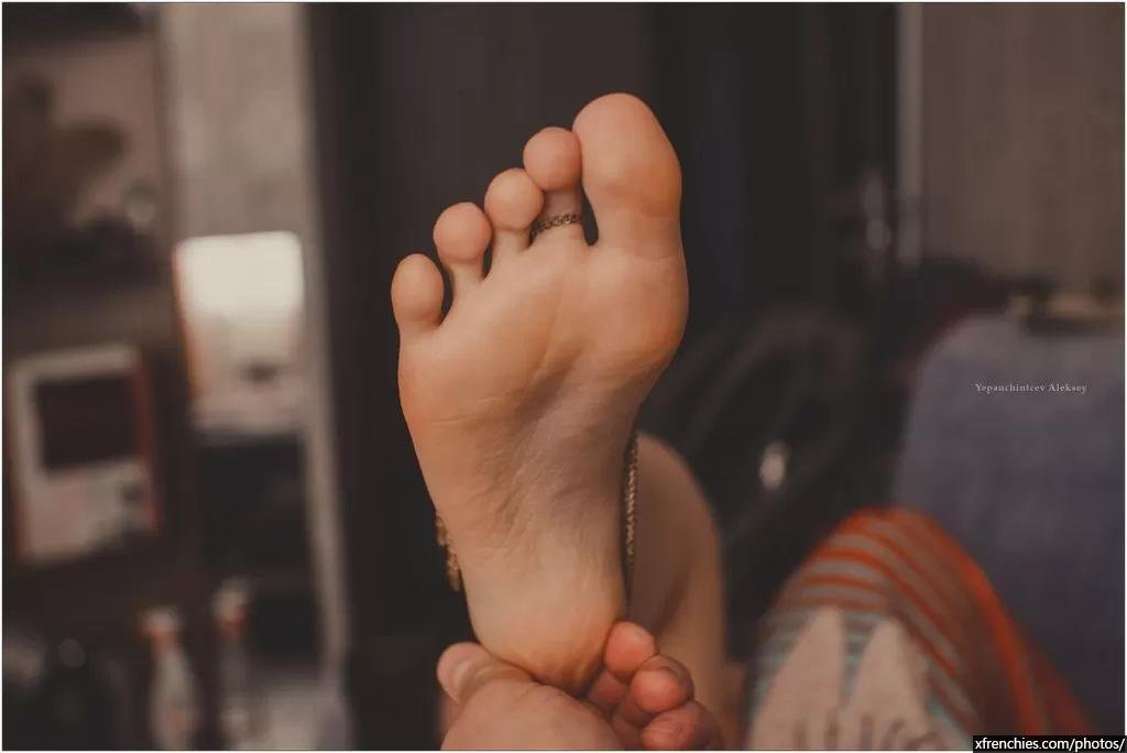 GIFS – amateur foot fetishists n°12
