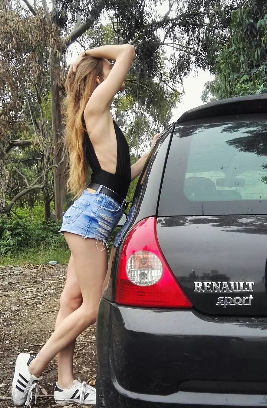 19 year old French girl shares her secret sexy pictures n°14