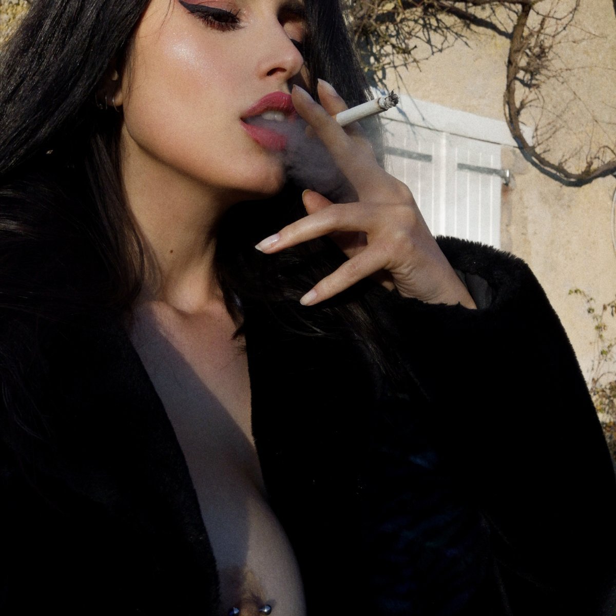 Leak Mym Fans of the actress and model Elsa Oesinger sexy brunette n°22