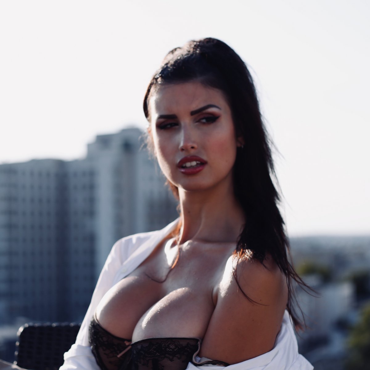 Leak Mym Fans of the actress and model Elsa Oesinger sexy brunette n°10